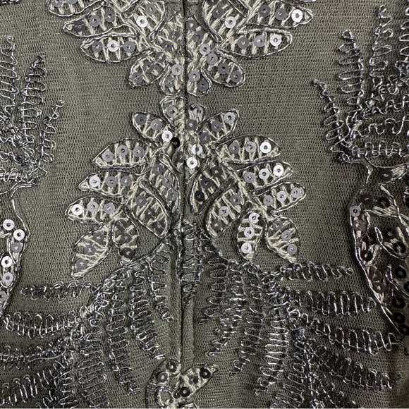 Tadashi Shoji knee length dress, silver, heavily embellished on top, sz 4 - Picture 9 of 13